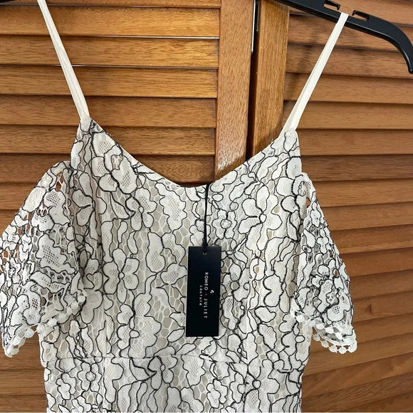 Romeo + Juliet Couture Black and White Floral Laced Dress Sz XS NWT - Picture 2 of 9